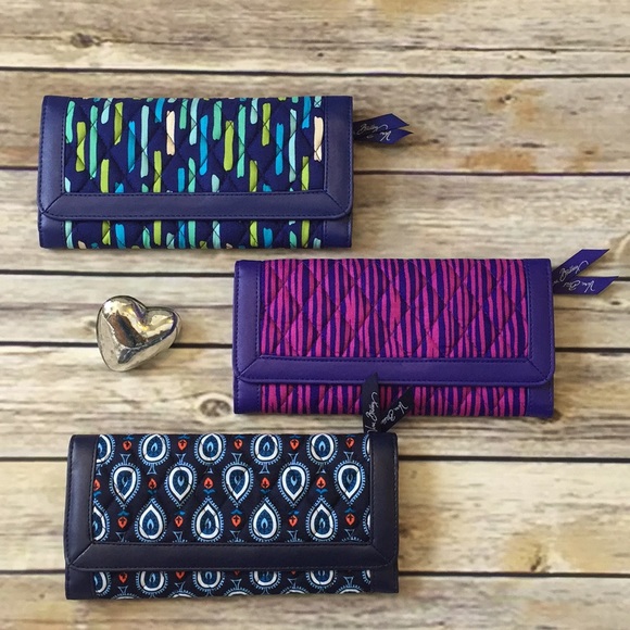 NWT Vera Bradley Trifold wallet - Picture 2 of 5